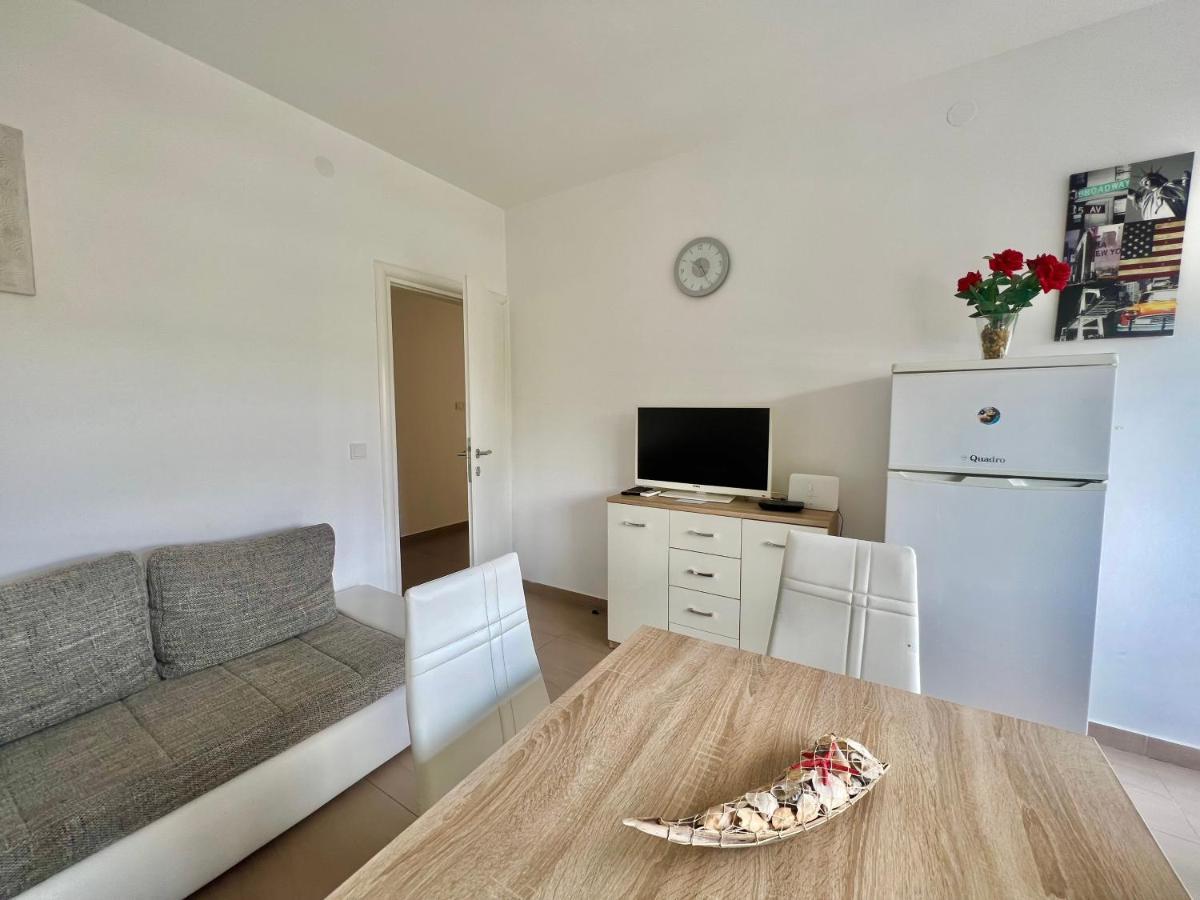 Apartman Velly Jadranovo Esterno foto