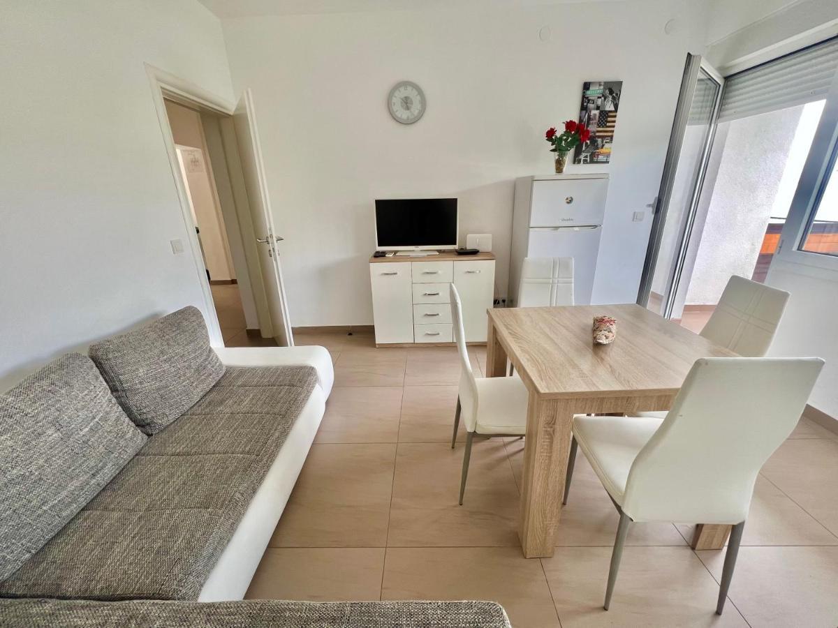 Apartman Velly Jadranovo Esterno foto